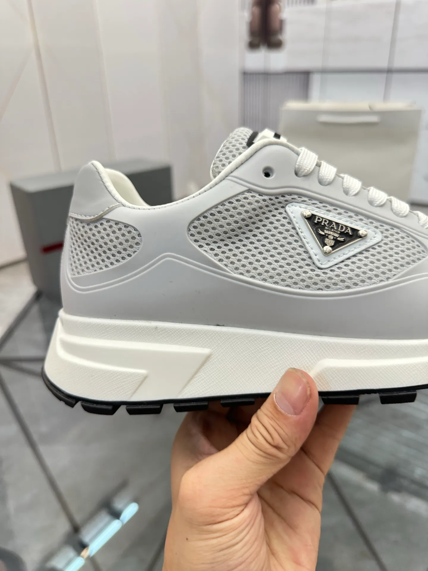 Men's shoes for sale 💰: 💰P600¥ High-end top quality Product trademark: Prada *"Prada*" low-top casual shoes Regular size: 38-45 (can be customized to 46) Product materials: Upper imported glue splicing original material, breathable lining, cowhide foot pads, original outsole. Number: 832